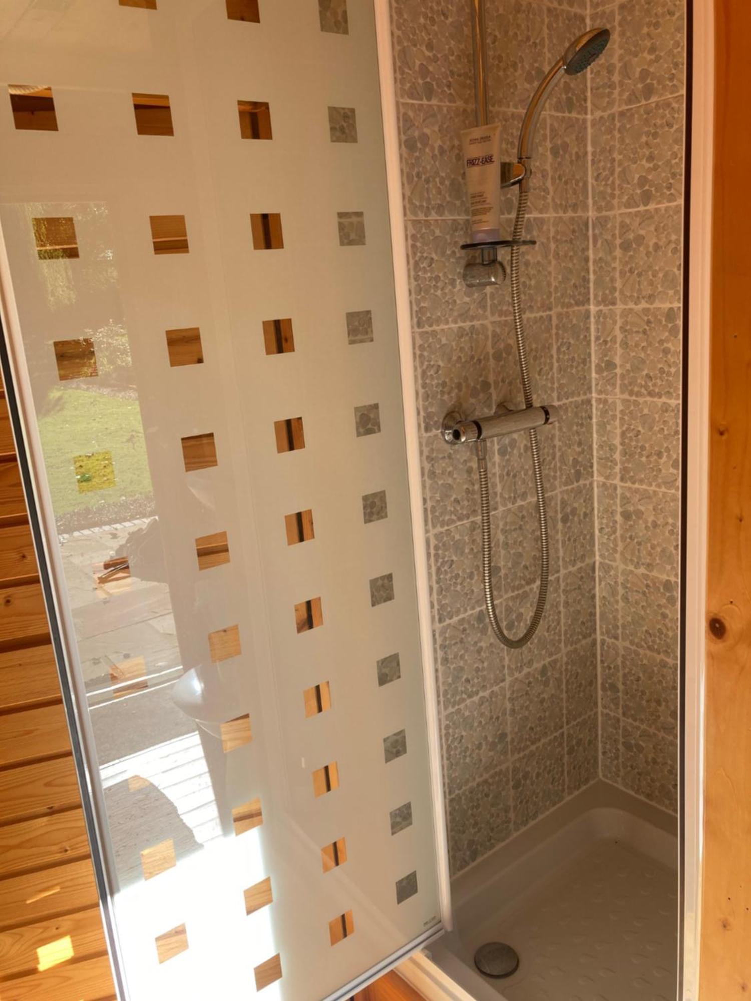 Exclusive 2 Bedroom Apartment With Summer House And Hot Tub دافينتري المظهر الخارجي الصورة